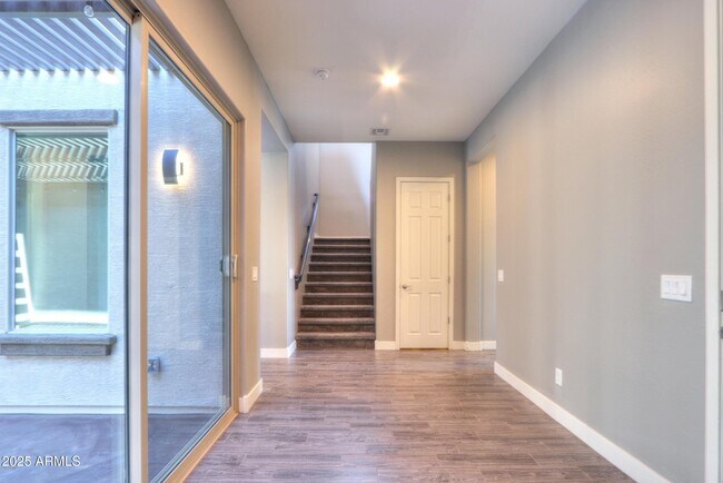 Foto del edificio - 4319 S Ellesmere St