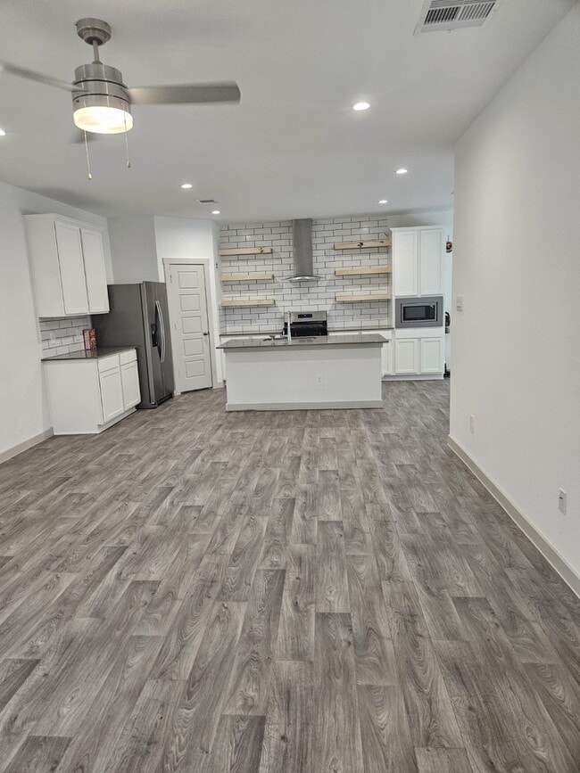 Foto del edificio - 12816 Heddington Grv Ln