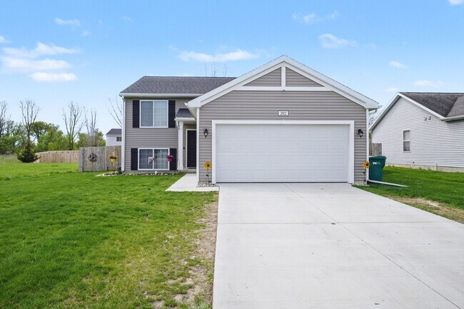 Foto del edificio - 202 Creek Pointe Cir