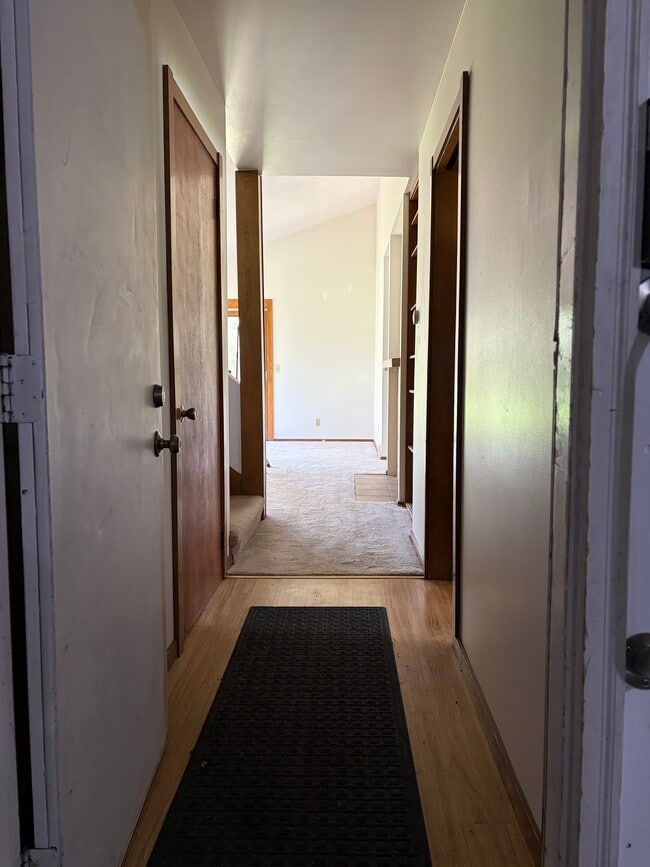 Building Photo - 4016 Pfeiffer Ct