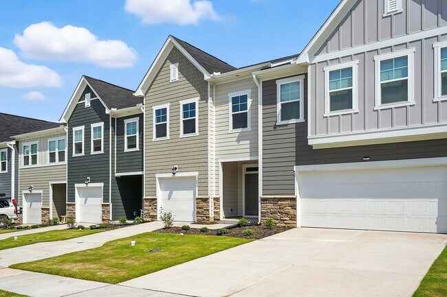 Foto del edificio - BRAND NEW TOWNHOME Available now, Depot 49...