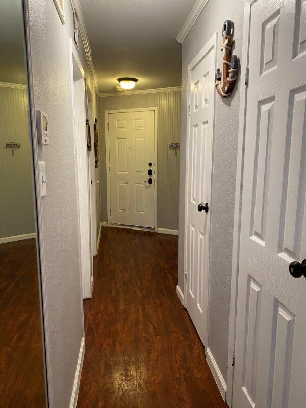 Building Photo - 3839 Surfside Blvd