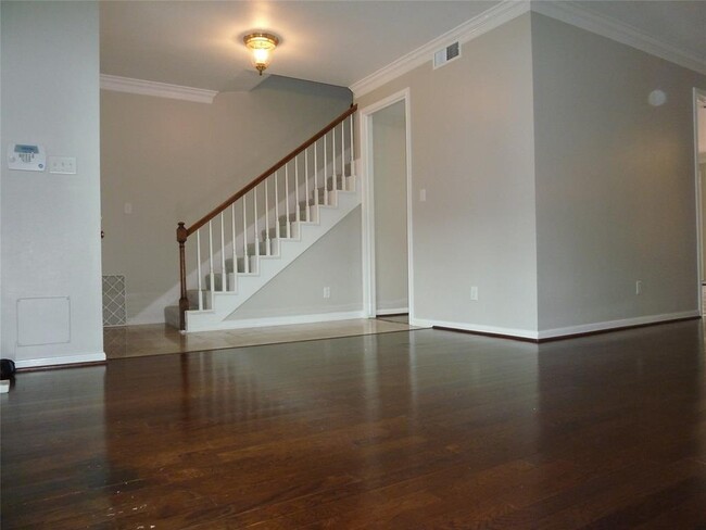 Building Photo - 2114 Amberly Ct