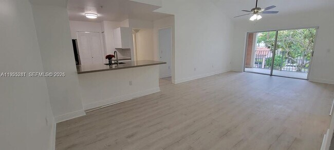 Foto del edificio - 12124 St.Andrews Place, 201