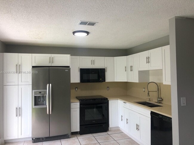 Building Photo - 15167 SW 94th Terrace