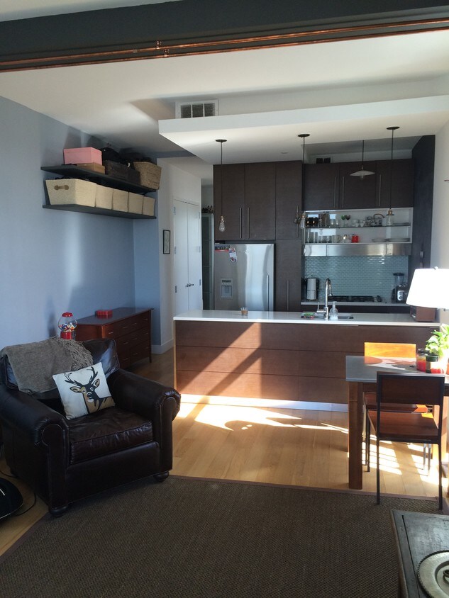 Foto principal - 96 Rockwell Pl