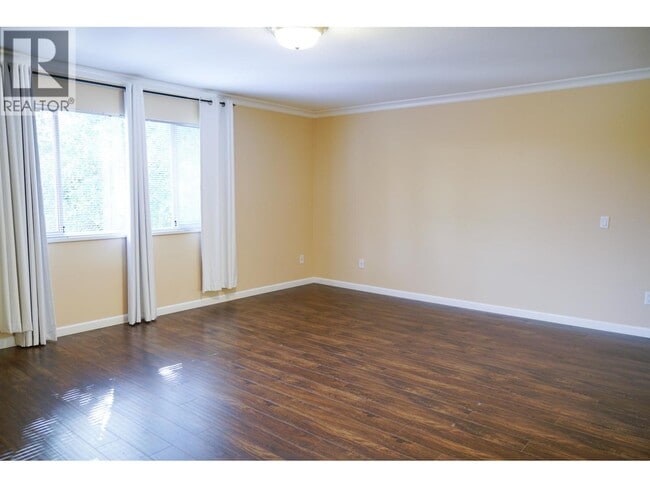 Photo du bâtiment - 51xx Williams Rd