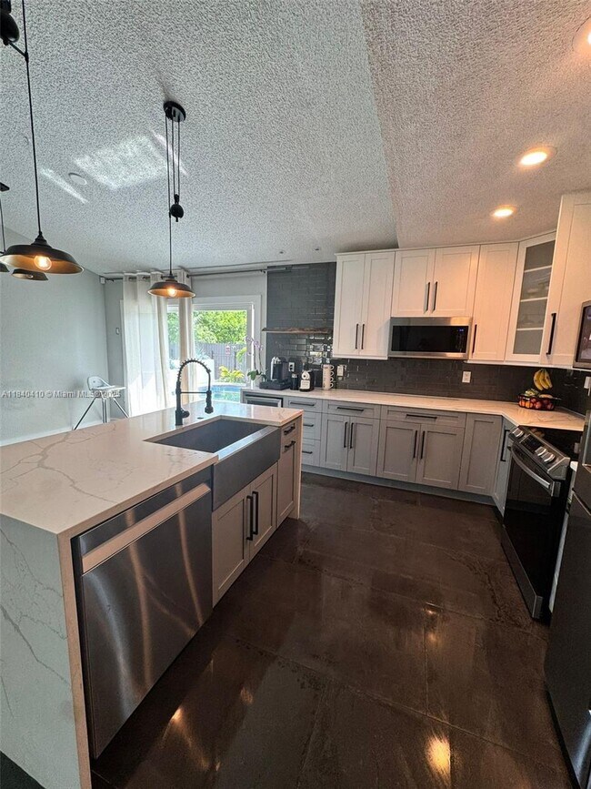 Building Photo - 3415 55th Dr E