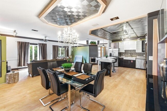 Building Photo - 1301 S 1st St