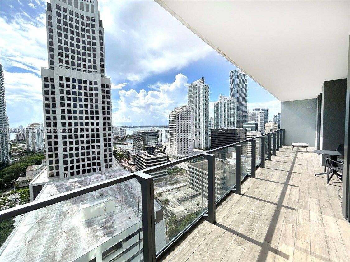 Foto principal - 68 SE 6th St