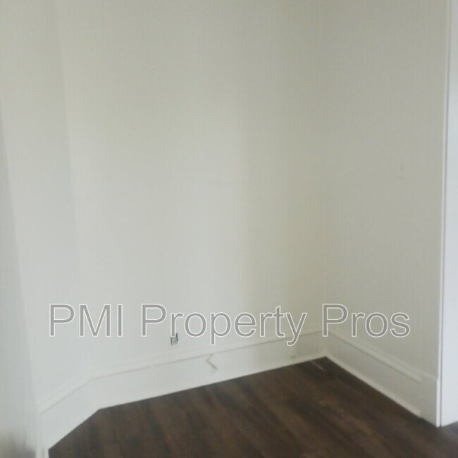 Foto del edificio - 2155 N 32nd St