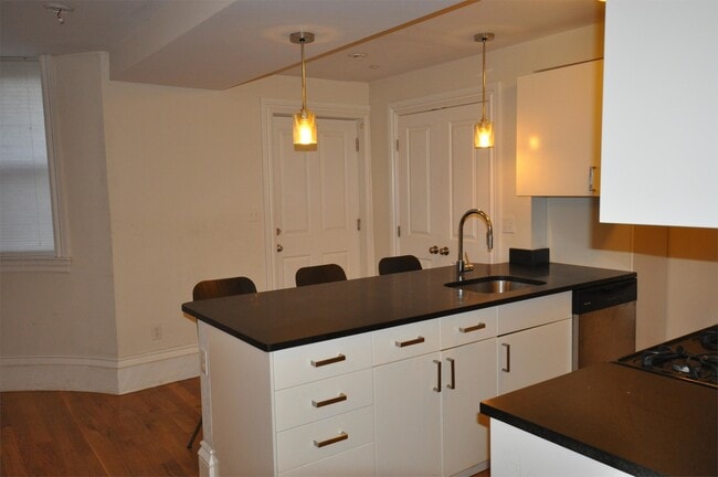 Foto del edificio - 655 Massachusetts Ave