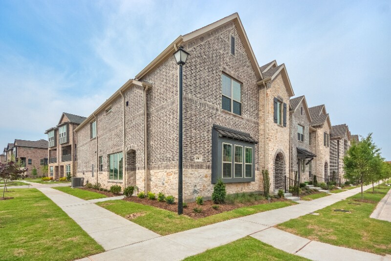 692 Vista Oaks Rd, Lewisville, TX 75067 Townhome Rentals in