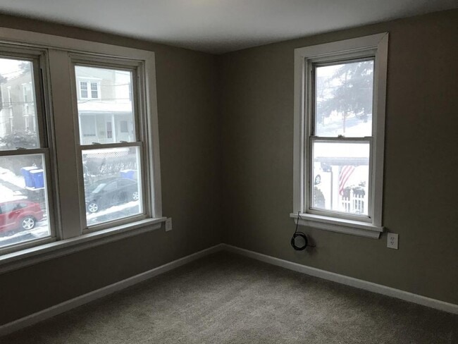 Building Photo - 6841 Huntingdon street