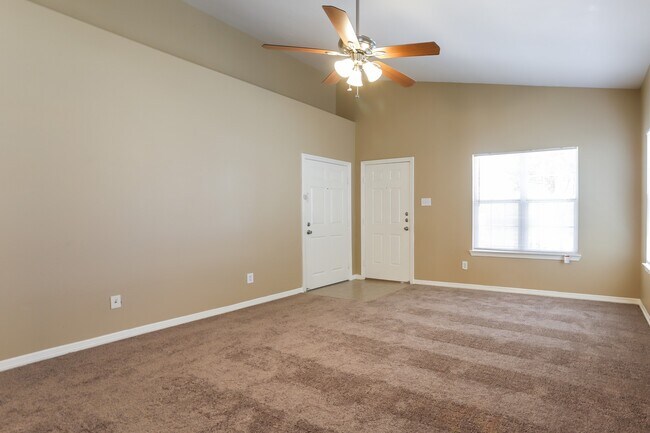 Building Photo - 21331 Berry Ridge Ln