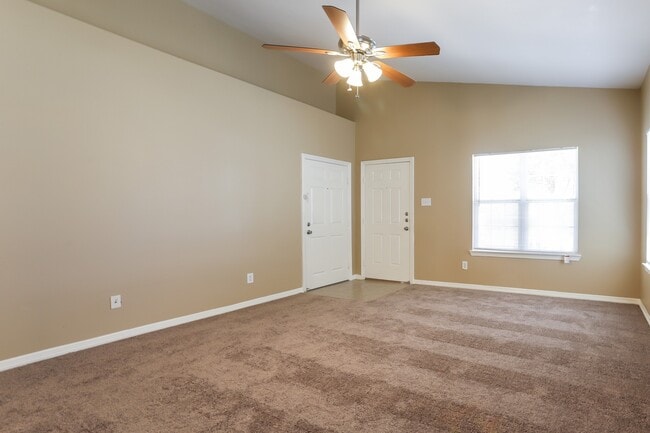 Foto del edificio - 21331 Berry Ridge Ln