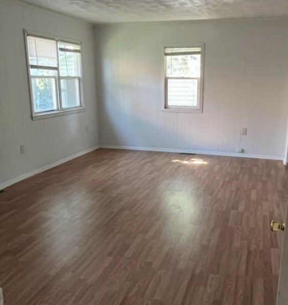 Master bedroom - 206 S. Oak St.