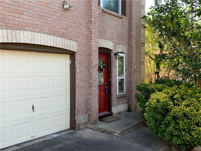 Building Photo - 8521 Columbia Falls Dr