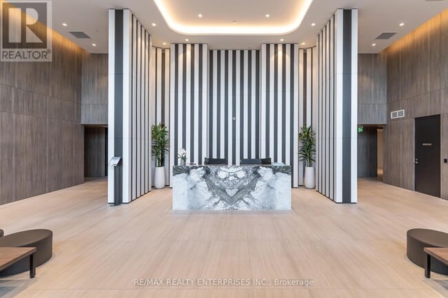 Building Photo - 180 Mississauga Vly Blvd