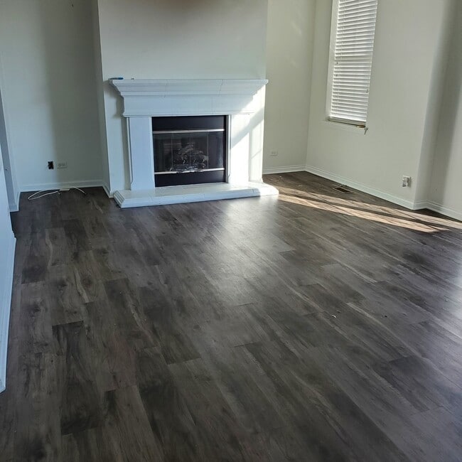 Building Photo - 1074 Bartholdi Ct