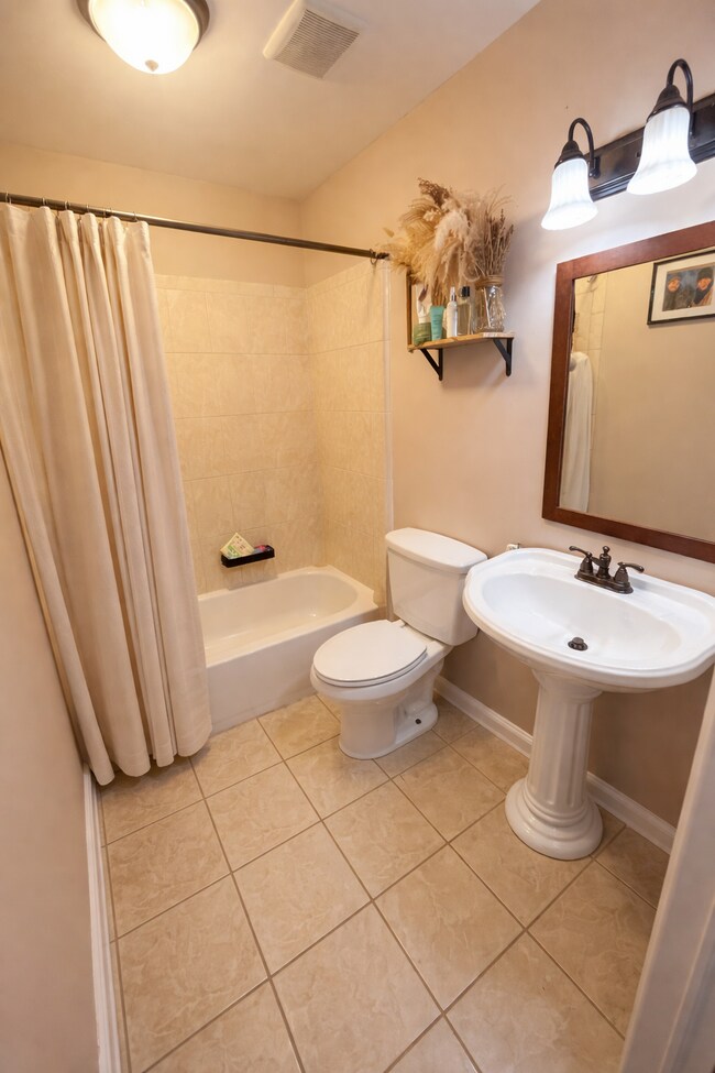 Foto del edificio - 6455 Green Field Rd