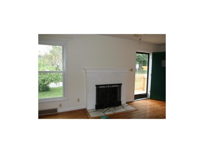 Building Photo - 12702 Circle Dr.