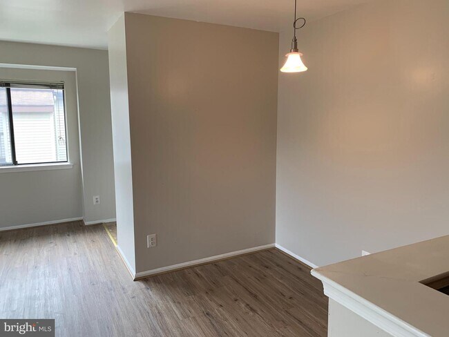 Building Photo - 708 Britton Pl