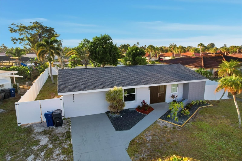 Photo - 3120 Mercer Rd (Bradenton, FL)