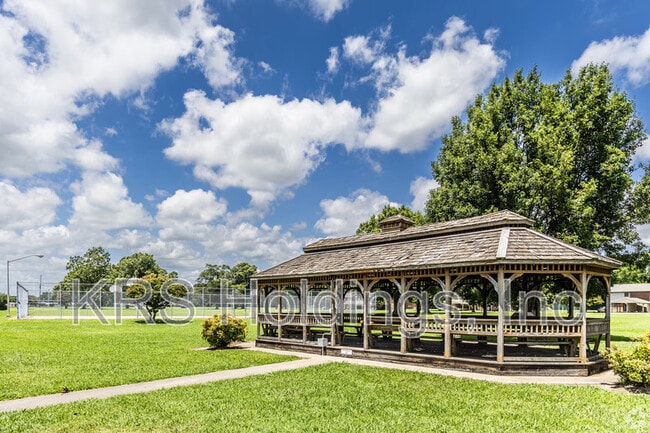 Building Photo - 272 Gulfstream Dr