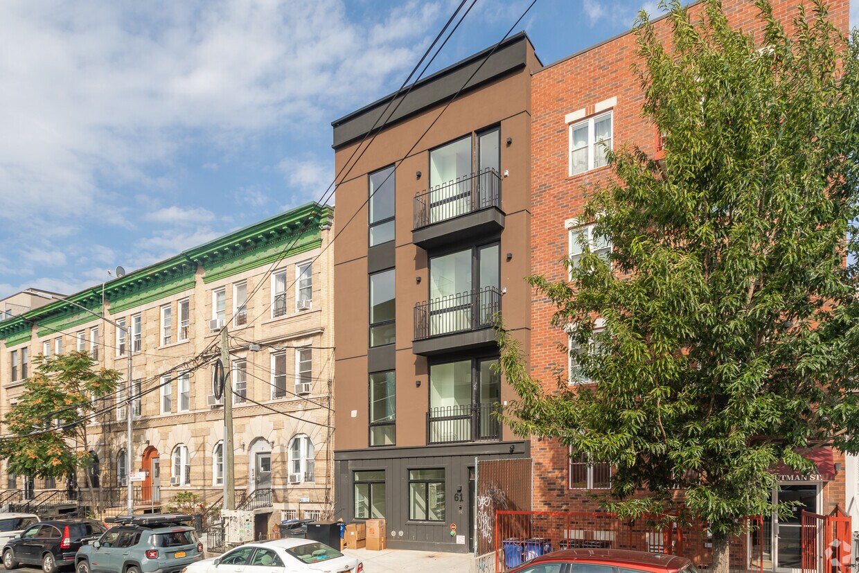 Primary Photo - 61 Troutman St