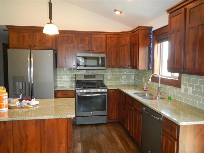 Building Photo - 116 Wheat Field Ln