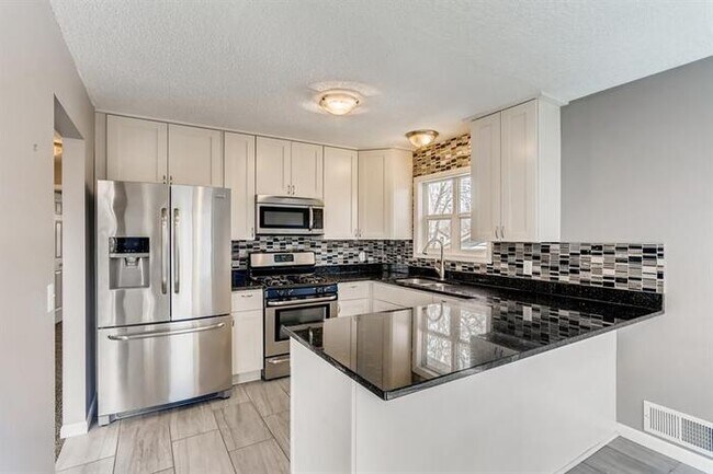 Building Photo - 9162 Lanewood Ln N, Maple Grove, MN, 55369