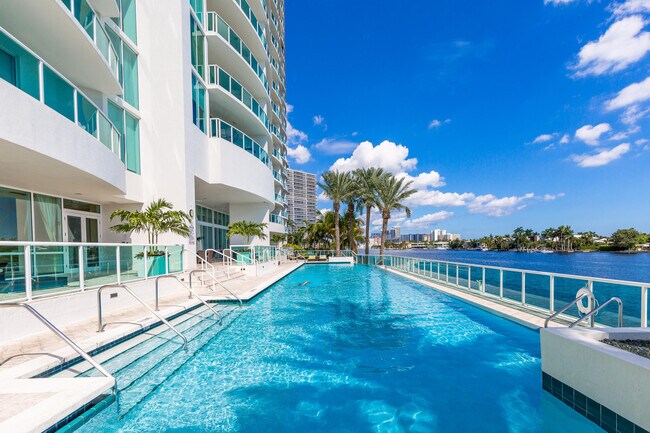 Building Photo - 20201 E Country Club Dr