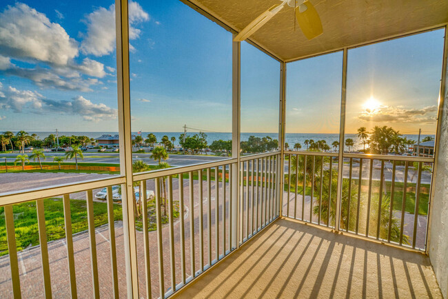 Building Photo - 5900 Bonita Beach Rd SW