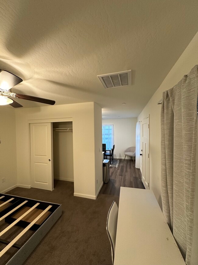 Building Photo - GenUnit Suite, Sterling Hl Ct