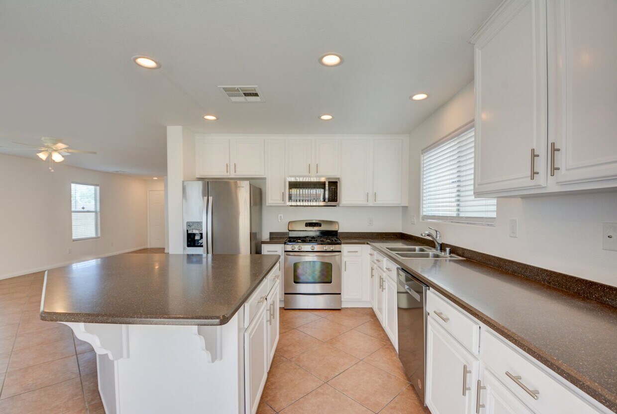 Primary Photo - Fabulous 3 bed/2.5 bath two-story home in ...