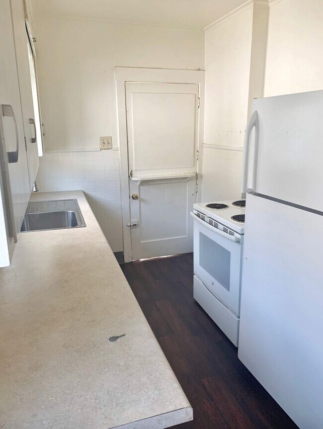 Foto del edificio - Charming 2-bedroom unit in fourplex