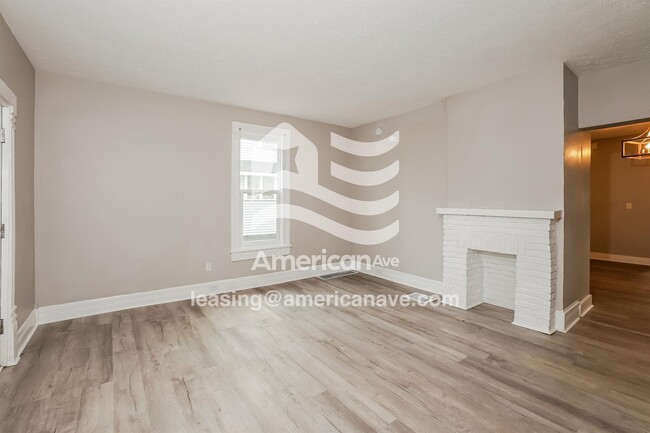 Building Photo - 902 Bye St