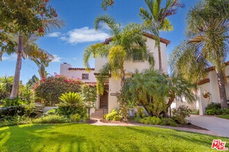 Building Photo - 1335 Moncado Dr
