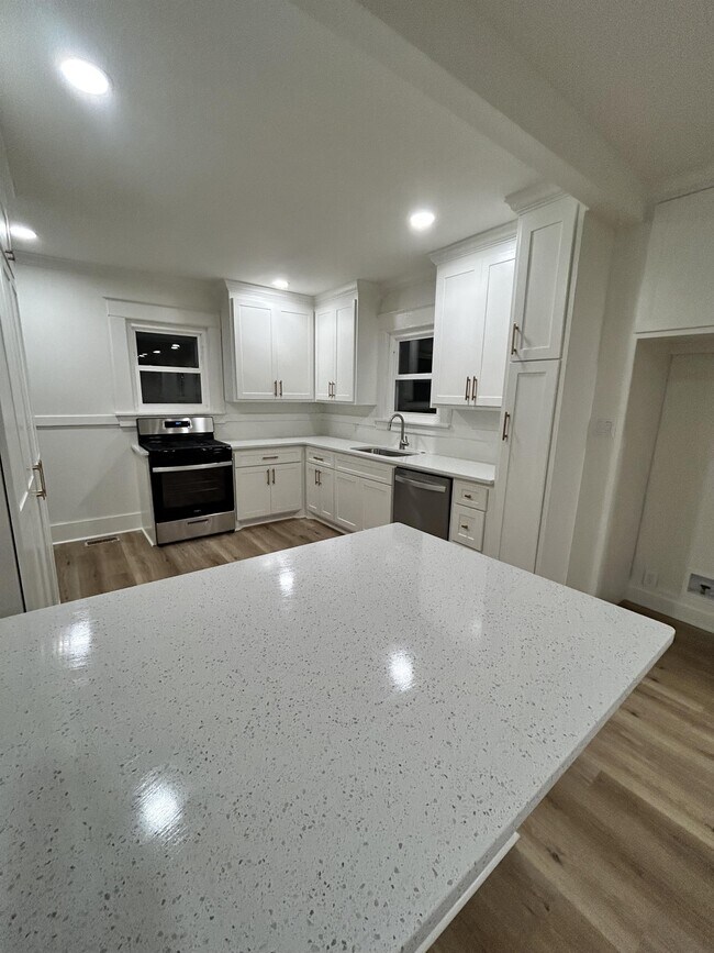 Foto del edificio - 3104 W Markham St