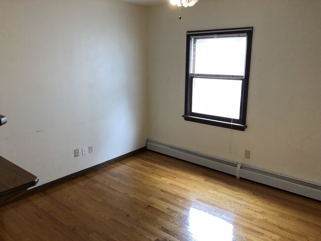 Foto del edificio - 3 bedroom in Pawtucket RI 02860