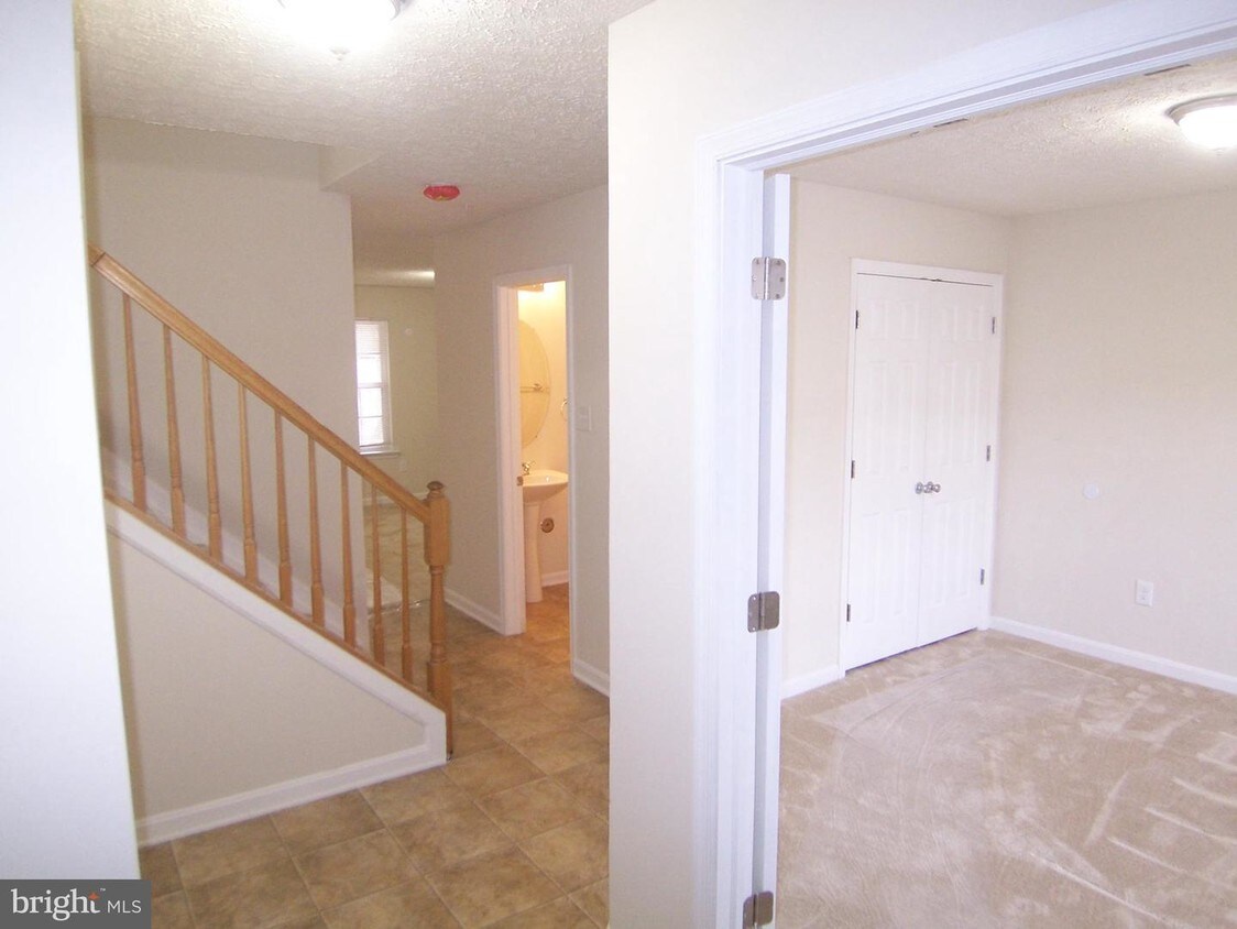 Foto principal - 2452 Beaver Crossing Rd