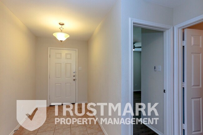 Building Photo - 1321 Cozy Creek Dr