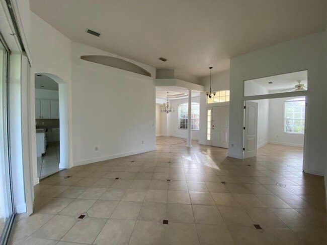 Foto del edificio - Gorgeous 3 Bedroom Home in Prestigious LPGA!