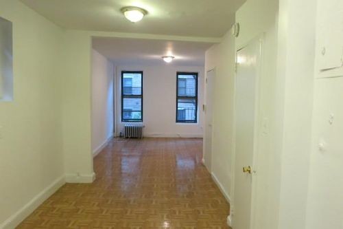 Building Photo - 554 W 45th St