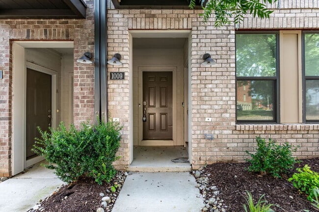 For Rent: Spacious 3-Bedroom Condo in the ... - For Rent: Spacious 3-Bedroom Condo in the ...