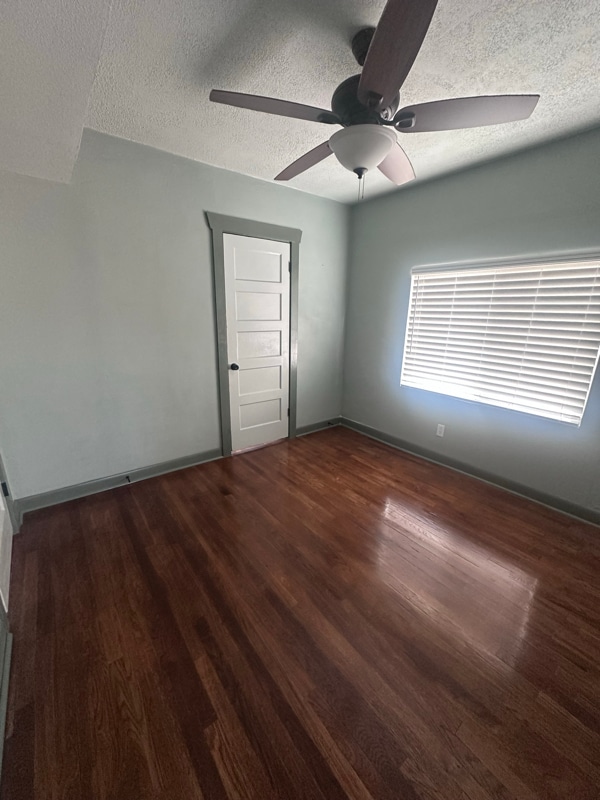 Building Photo - 3211 Savannah Ave