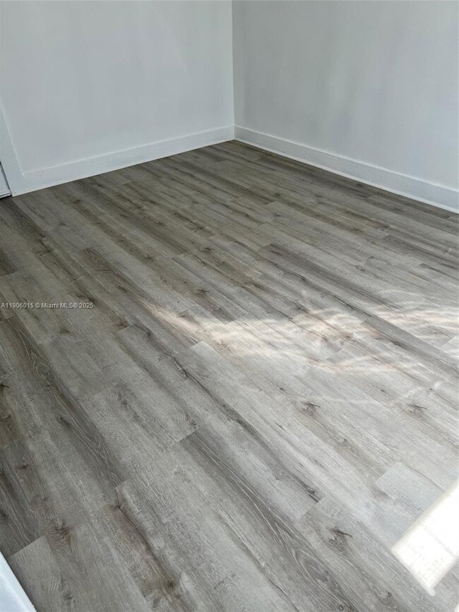 Foto del edificio - 1552 SW 2nd St