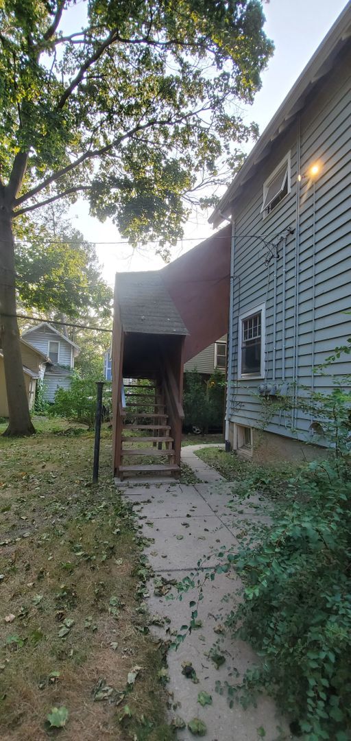 Building Photo - 914 Vaughn St