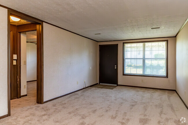 1BR, 1BA - 522SF - Living Room - Cedargate Apartments